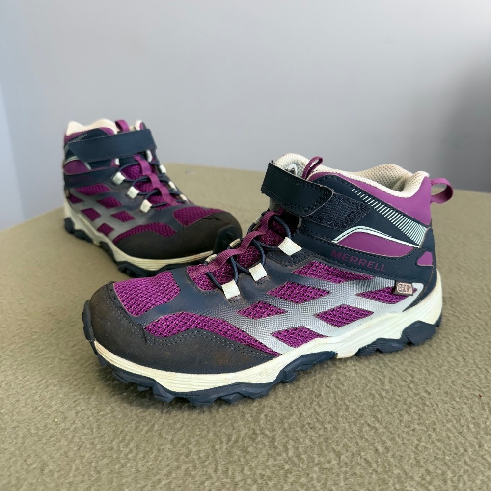 Merrell Kids Moab Fst Low a/C Waterproof Sneaker  Size 5,5‎ M